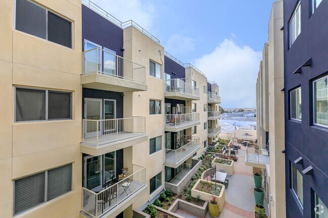 Building Photo - The Curve at West Angeles Rental