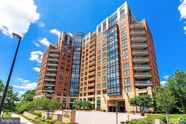 Building Photo - 1830 Fountain Dr Rental