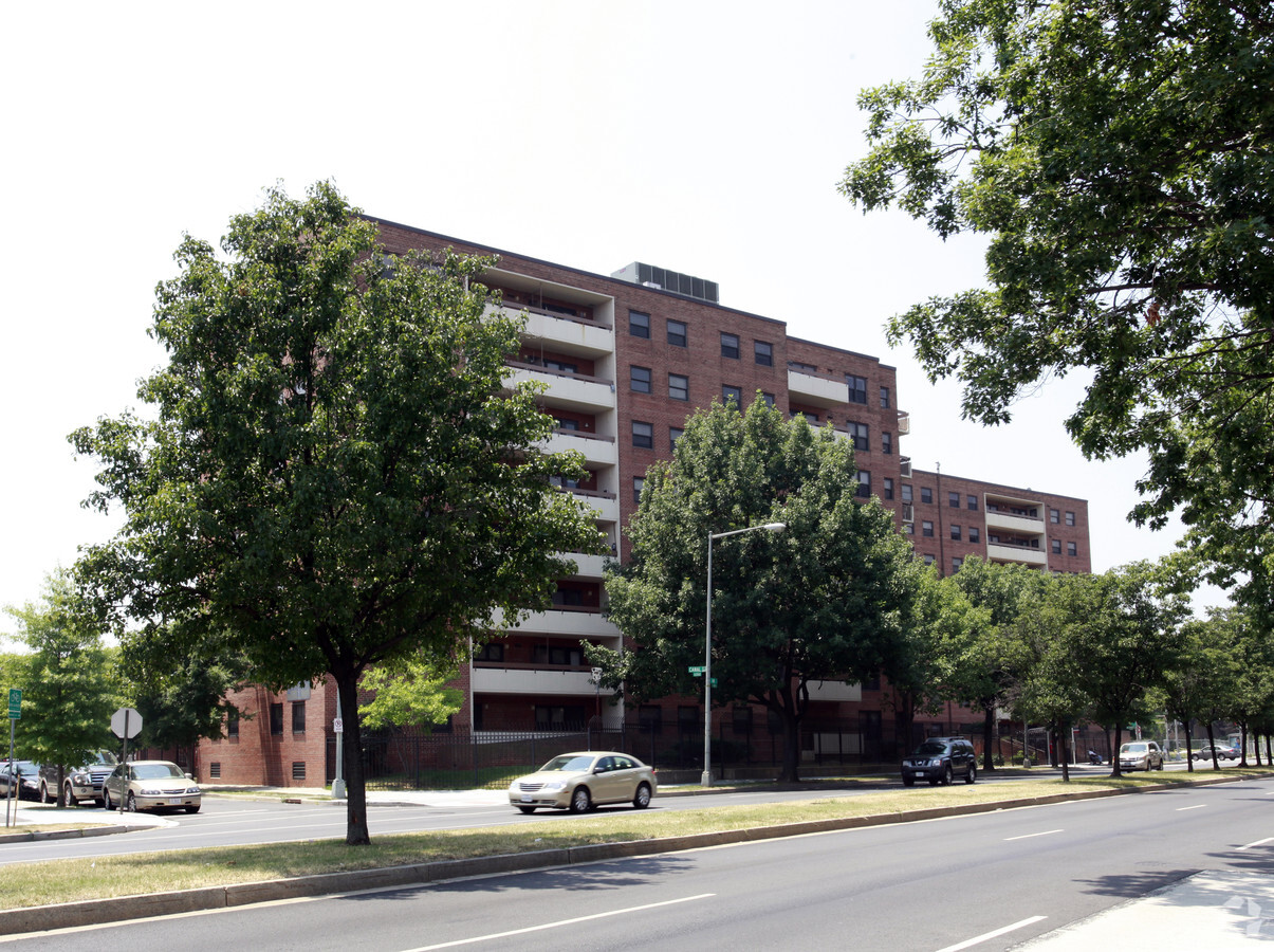 Photo - Greenleaf Senior Apartments