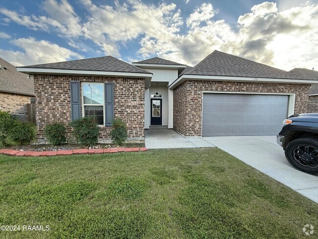 Building Photo - 215 Sparkling Meadows Ln Rental