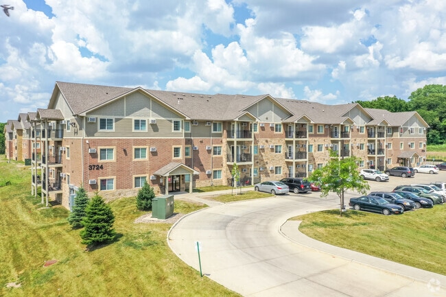 Building Photo - Hilltop Apartments