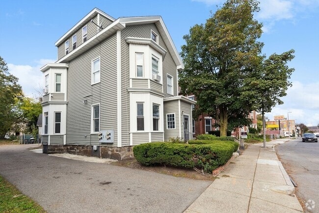 Building Photo - 91 Blue Hill Ave Rental