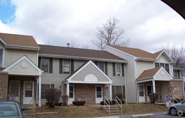 Primary Photo - Glenbrook Apartments