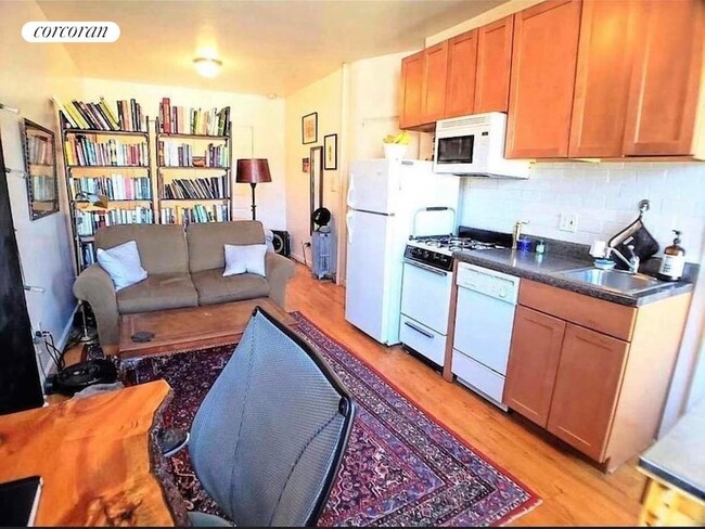 Photo - 231 8th St Unit 2R Condo