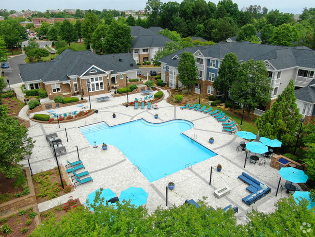 Building Photo - The Reserve at Meadowmont Apartments and T...