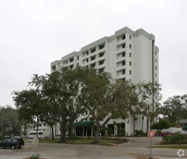 Building Photo - Lake Howard Heights Rental
