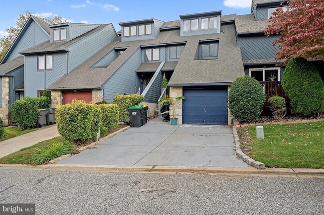 Photo - 7 Foxtail Ct Townhome