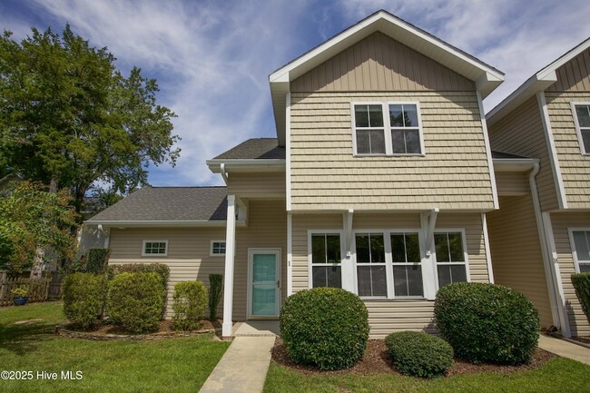 Photo - 255 E Delaware Ave Townhome