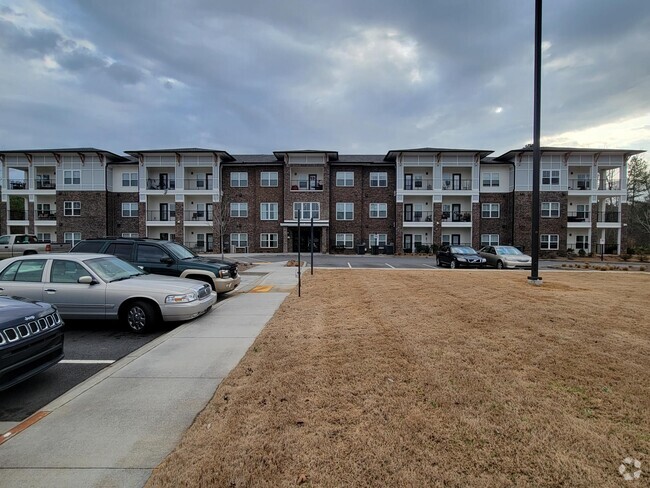 Building Photo - Brentwood Senior Rental