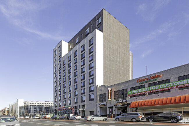 Building Photo - 2850 Webster Ave Rental