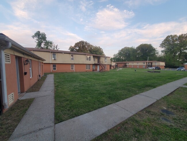 Building Photo - Casa Bonita Apartments