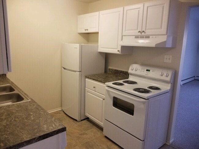 Building Photo - Campbell Manor