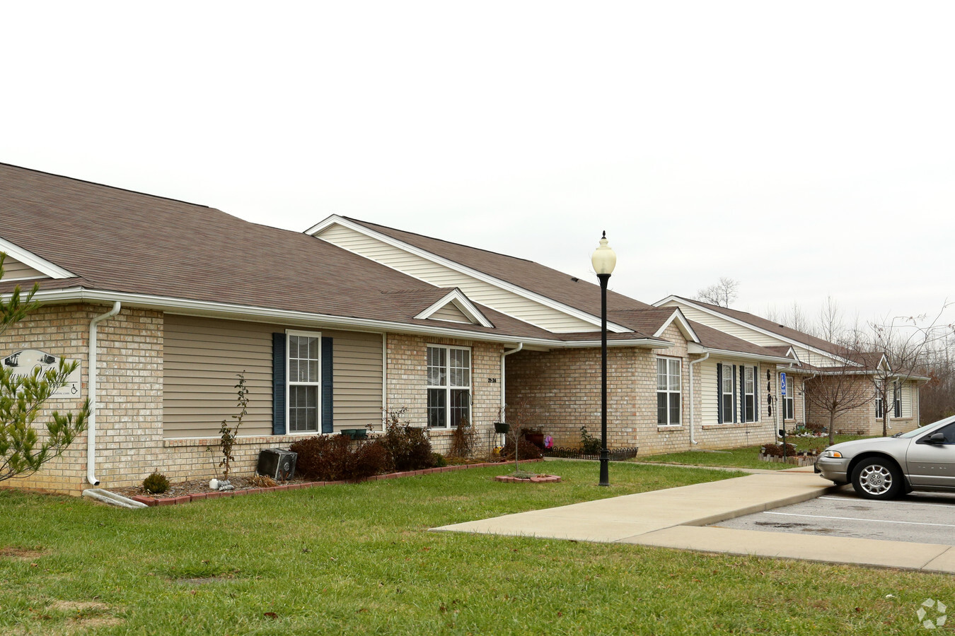 Photo - Aislynn Village Apartments