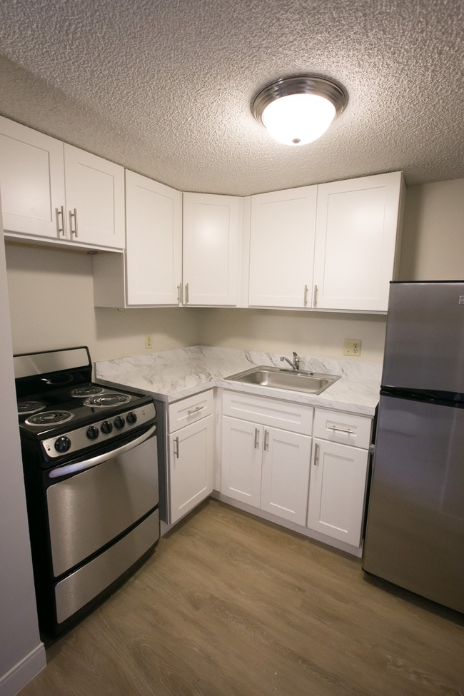 Kitchen - Lakeview Tower-62+ Community Rental