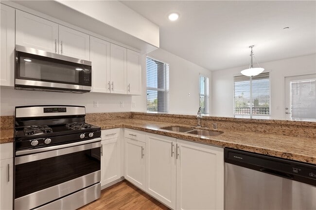 Photo - 184 N Prospect St Unit 305 Apartment