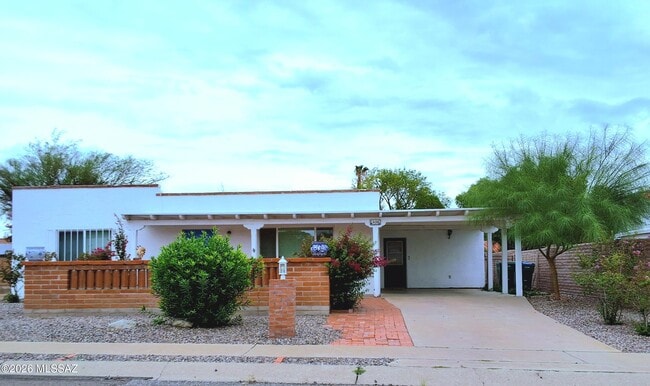 Building Photo - 434 S Vista Del Rio