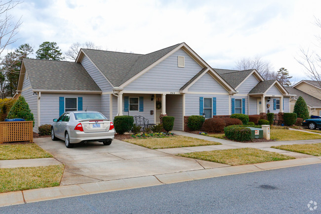 Building Photo - The Glens at Birkdale Commons Rental