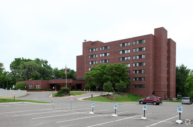 Primary Photo - Menorah Plaza Apartments