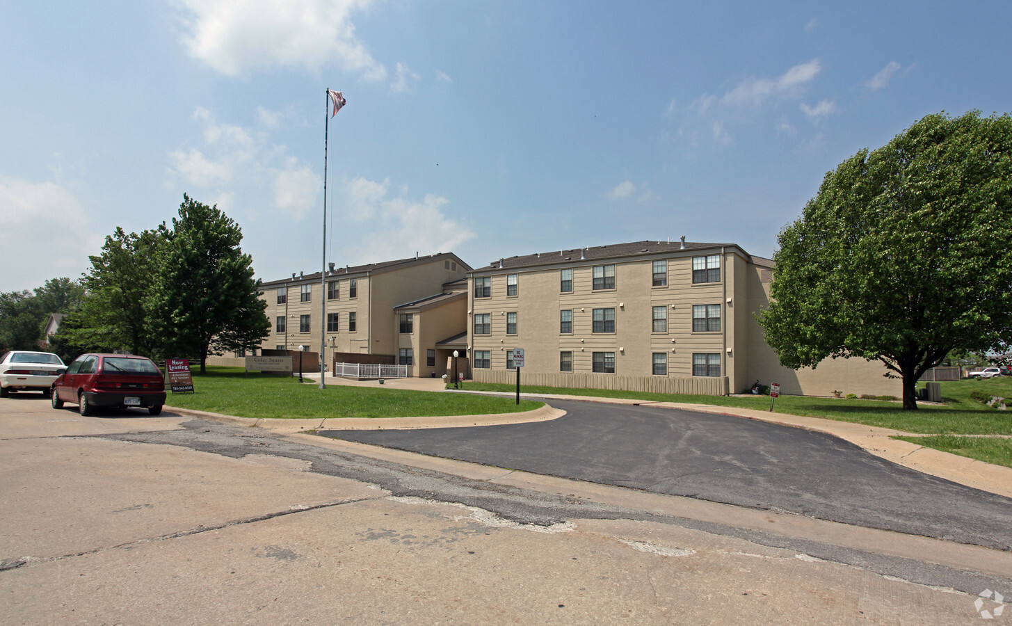 Cedar Square - Cedar Square Apartments