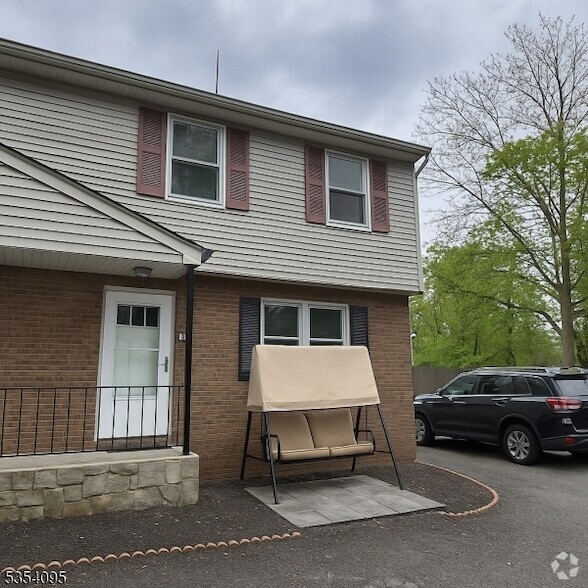 Building Photo - 18 Talmage Ave Rental