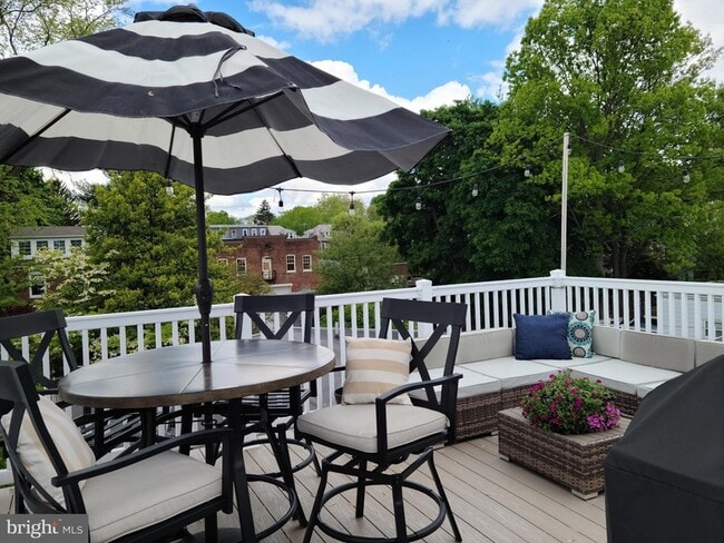 Photo - 340 College Ave Townhome