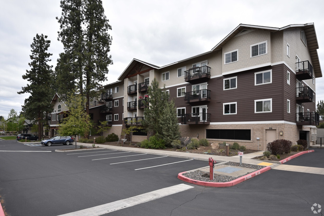 Mountain Laurel Lodge Apartments Bend, Oregon 0 unit available