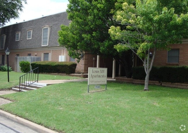 Building Photo - Louis XIV Rental