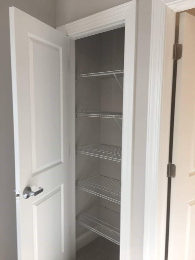 Ayer Woods Apartments Williamsville, New York 0 unit available