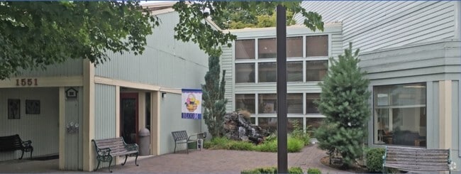 Building Photo - Jason Lee Manor Rental
