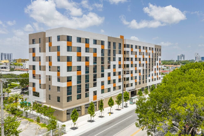 Building Photo - Brisas Del Sol