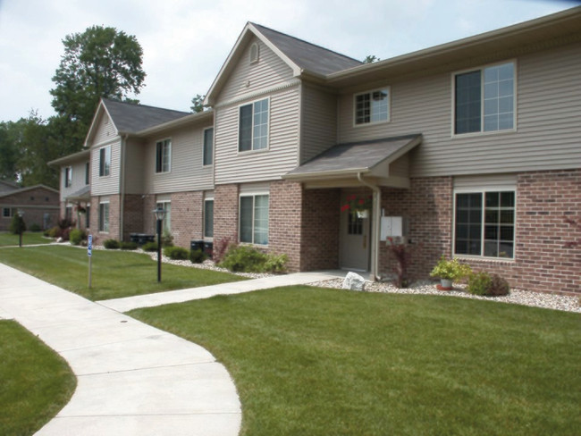 Beautiful Buildings - Whispering Pines Apartments