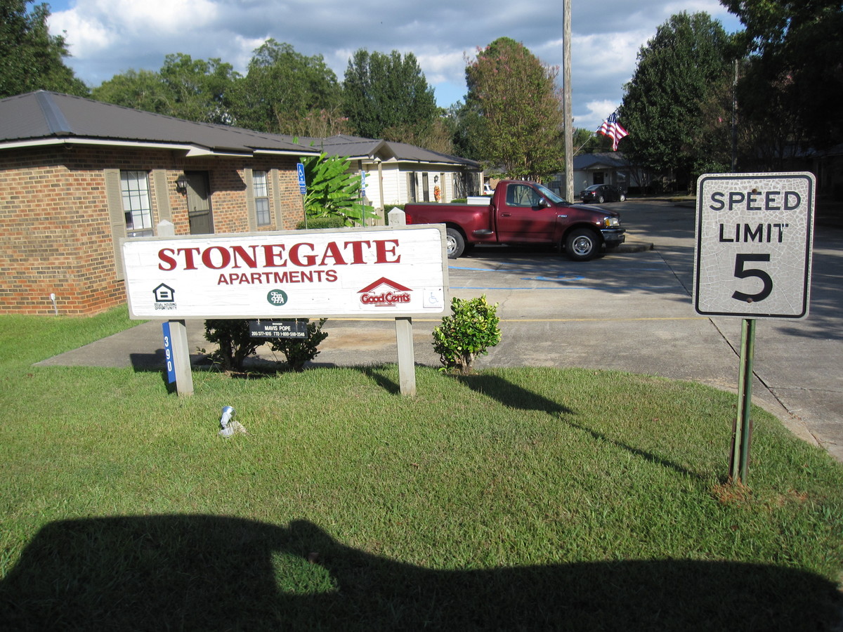 Photo - Stonegate Apartments