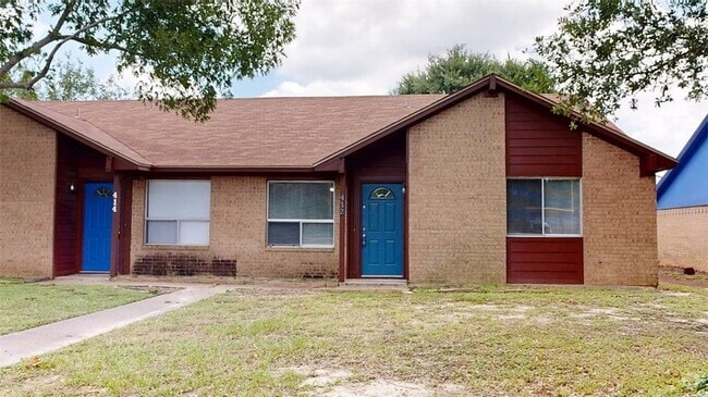 Building Photo - 412 University Oaks Blvd Rental