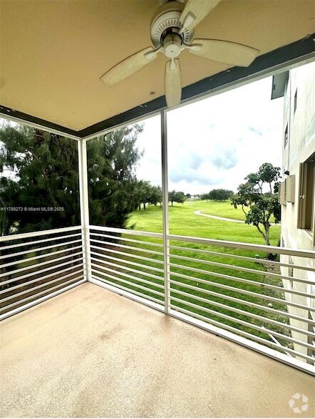 Building Photo - 2500 SW 81st Ave Rental