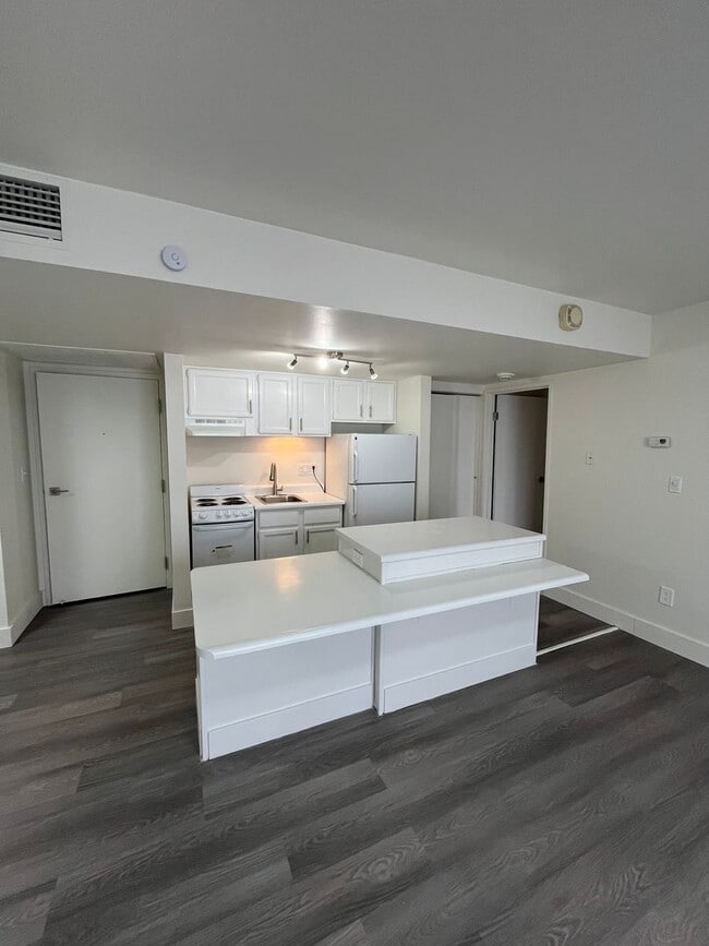 Building Photo - 7290 W Dean Rd