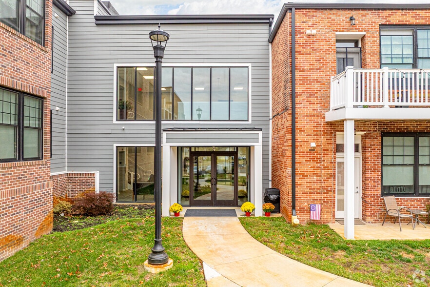 2 Bedrooms Senior Living near Jefferson Stratford Hospital in