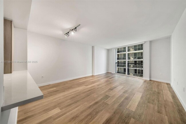 Photo - 1756 N Bayshore Dr Unit 18F Condo