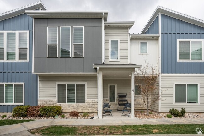 Building Photo - 273 E 1850 N Rental