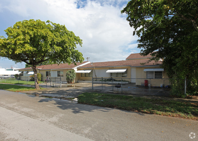 Primary Photo - Sheridan Manor Rental