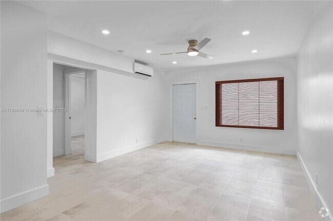 Building Photo - 551 NE 26th St Rental