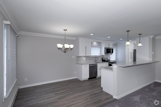 Tile Plank Flooring/Gray Premium Carpeting - Fairfield Townhouses at Westhampton