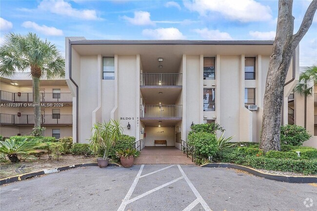 Building Photo - 6301 N University Dr Rental