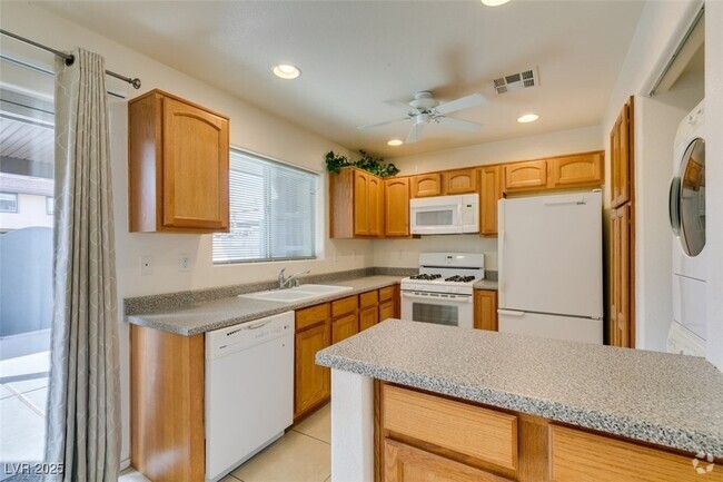 Building Photo - 6180 Meadow View Ln Rental