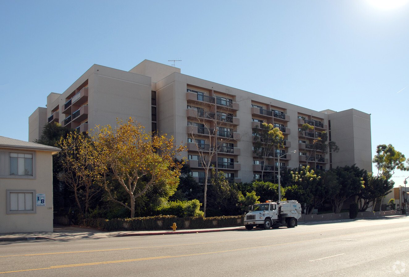 Photo - The Fairfax Tower Apartments