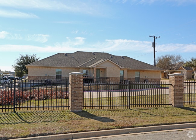 Photo - Oak Timber White Settlement Apartments