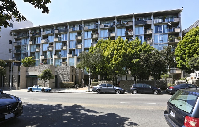 Primary Photo - 1760 Bush St Rental