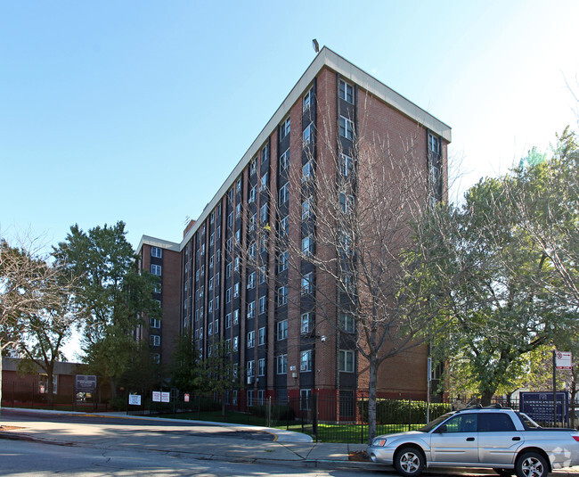 Primary Photo - Las Americas Apartamentos (Racine Apartments)