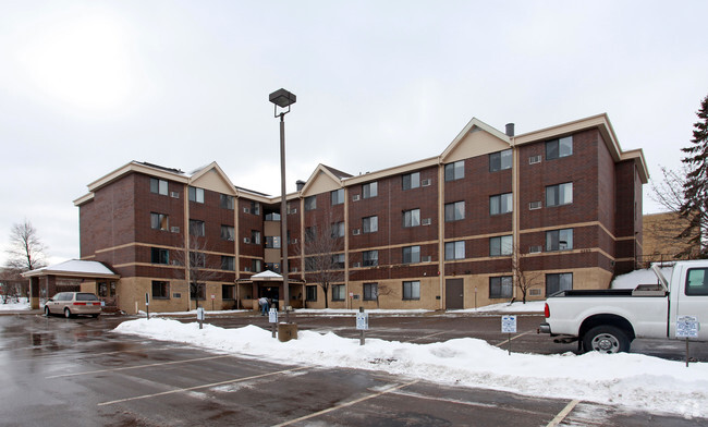 Primary Photo - Lilac Parkway Apartments