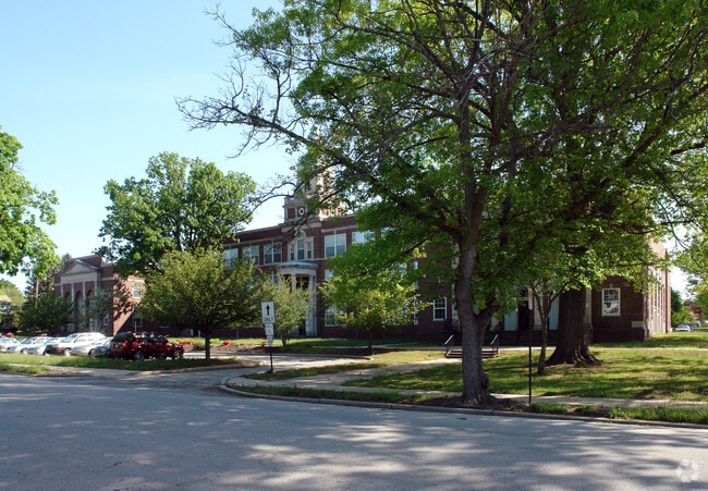 Photo - Rittenhouse School Apartments