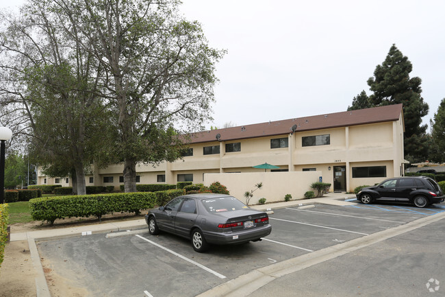 Building Photo - Johnson Gardens Apartments